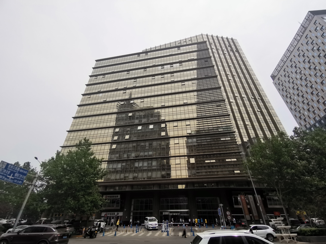 昆泰国际大厦实拍图1